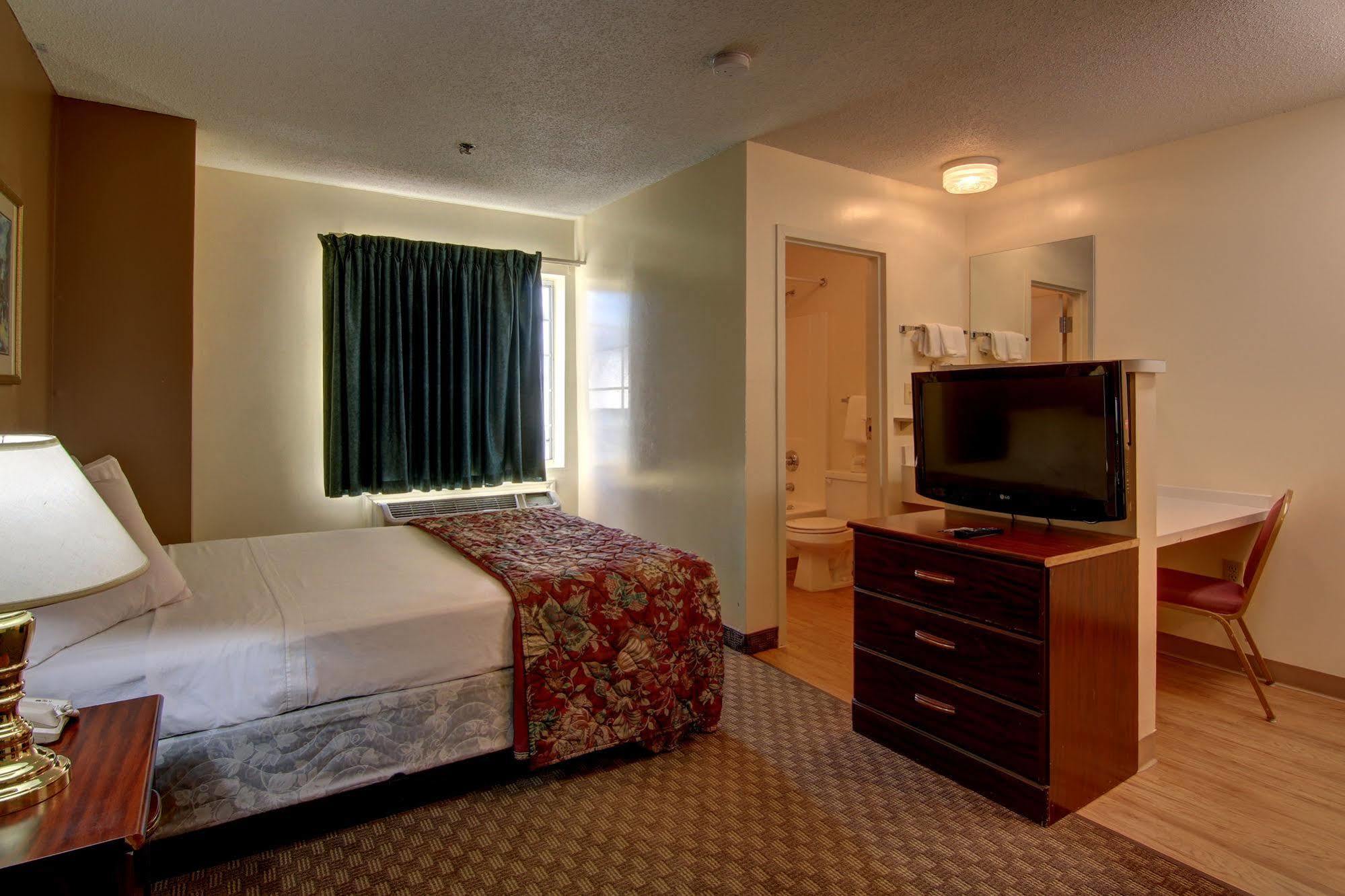 Intown Suites Extended Stay Atlanta Ga - Снеллвилл Экстерьер фото