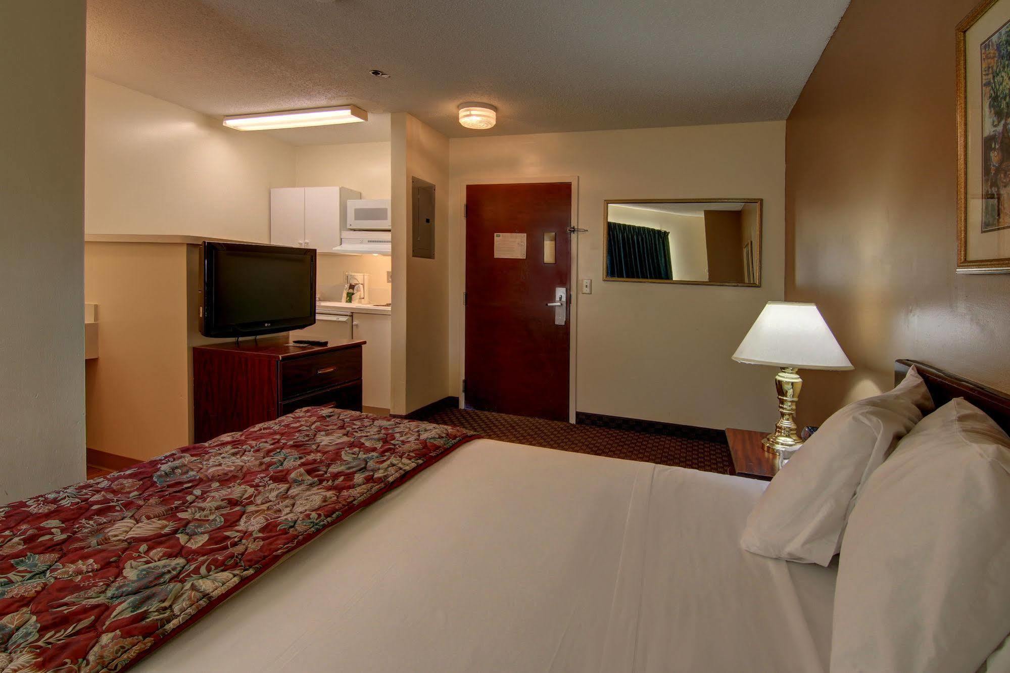 Intown Suites Extended Stay Atlanta Ga - Снеллвилл Экстерьер фото