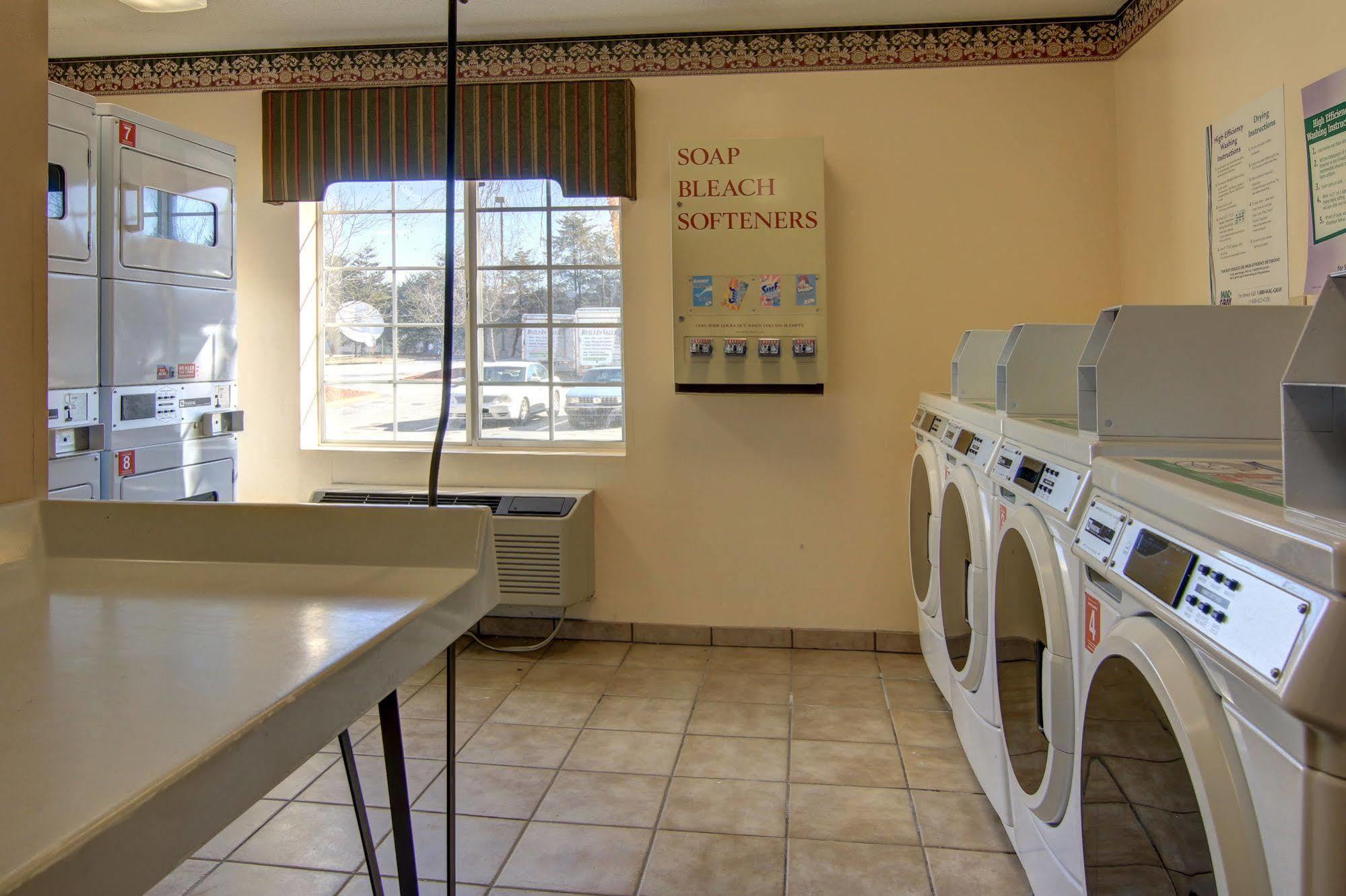 Intown Suites Extended Stay Atlanta Ga - Снеллвилл Экстерьер фото